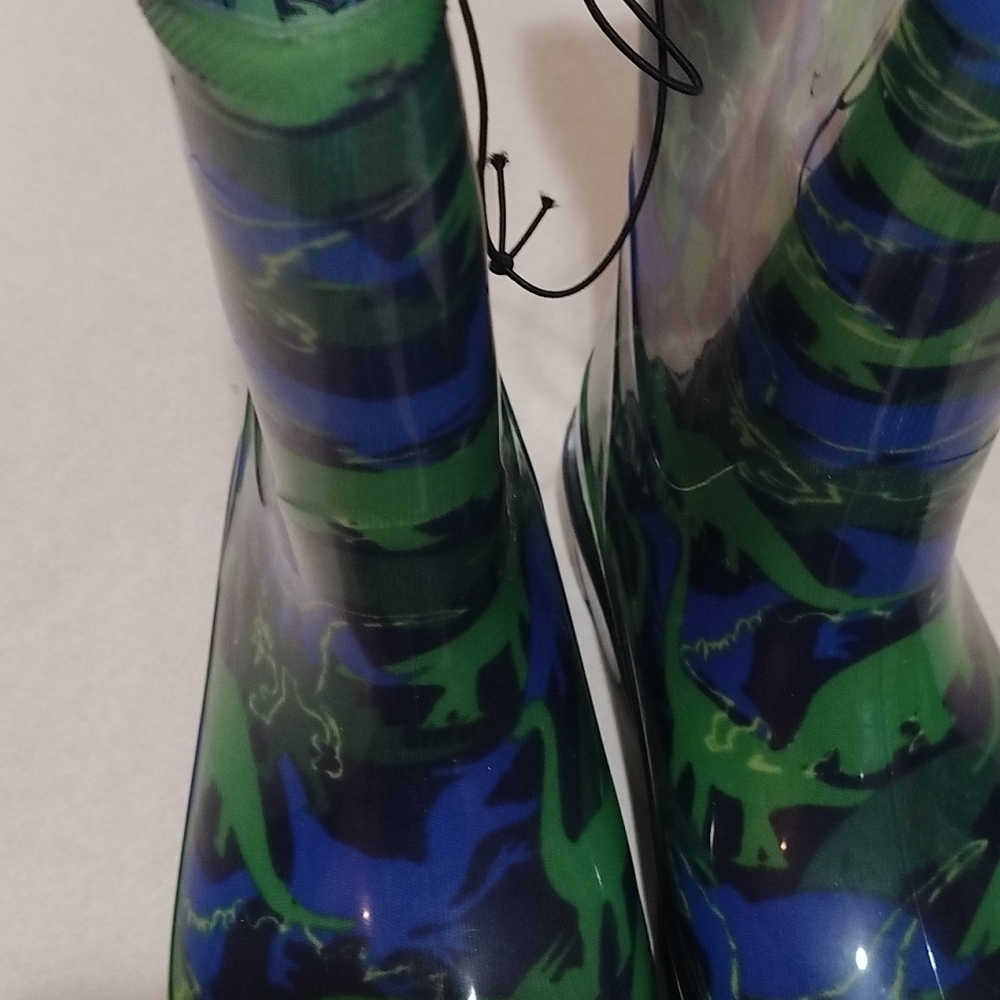 NWT Light Up Green and Blue Patterned Rain Boots